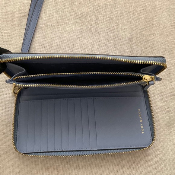 Tory Burch Robinson Leather Continental Wallet Wristlet Passport Organizer NWOT - Picture 6 of 16